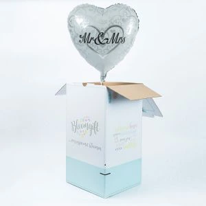Hartjes folieballon Mr & Mrs uit BloomGift doos