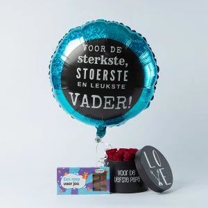 Vaderdag cadeaupakket met ballon, rozentaart en chocoladereep